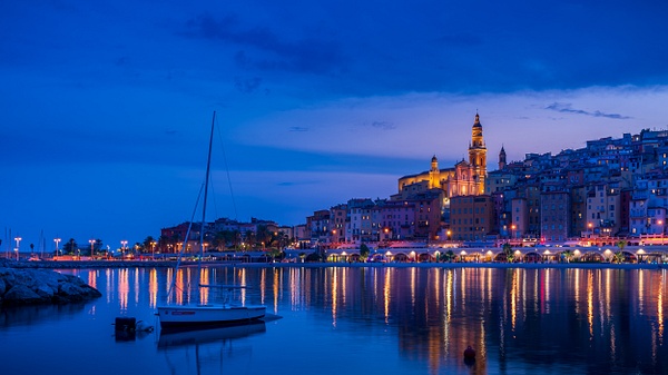 Menton-French Riviera-city view-sea-boat-Blue Hour-France - Cityscapes - Thomas Speck Photography