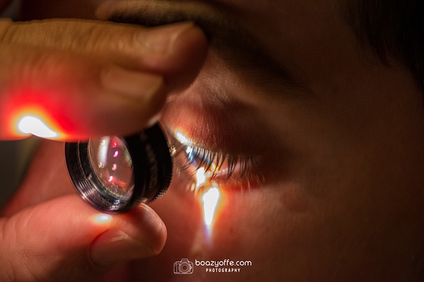 Doctor preparing for laser eye surgery - Product - Boaz Yoffe