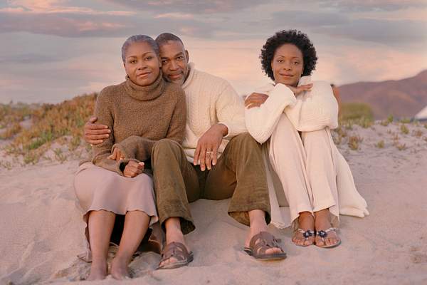 Afro_Family-Beach_ by KenChernus