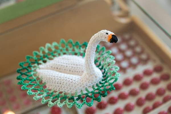 I have a weakness for birds, even if they are crochet...