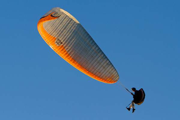 Paragliding Millau by Harry Van der Veen