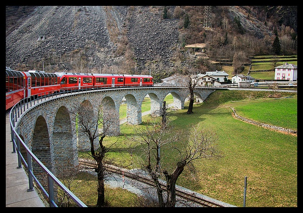 P3020042 copy/Bernina Express train