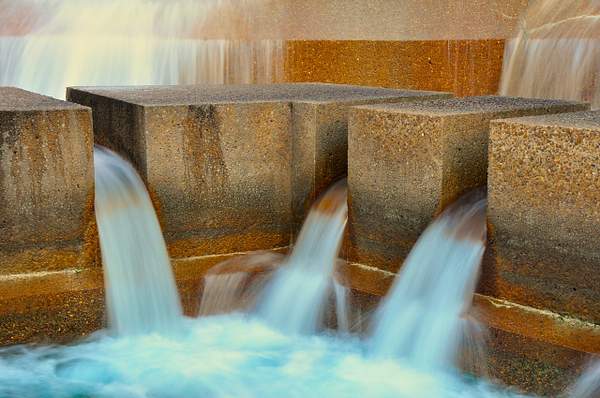 Fort_Worth_Water_Gardens,_f-20,_1-3s by ArtCooler