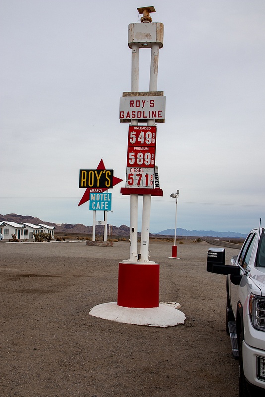 Amboy CA and Roy's Diner-2