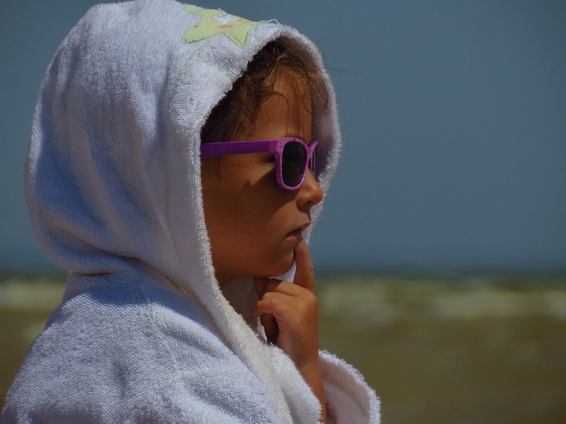 Девочка на пляже.