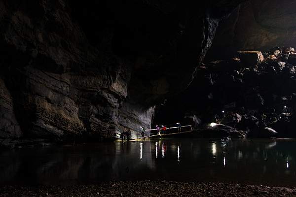 Hang En Cave by Buutopia